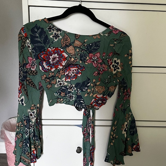 Floral Crop top - Picture 3 of 4